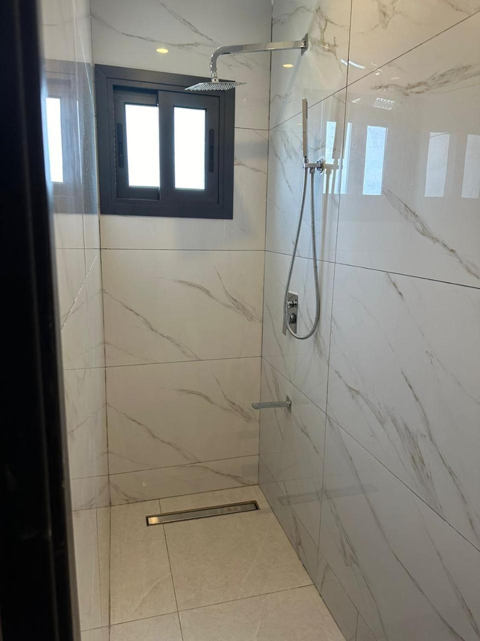 Luxueux Appartements - 2 Pieces Ou 4 Pieces - Quartiers Prises D'Almadies Et Ngor" ダカール エクステリア 写真